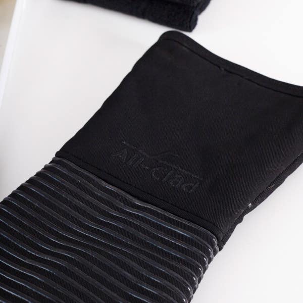 All Clad Oven Mitt Set; Black; 2 Pieces