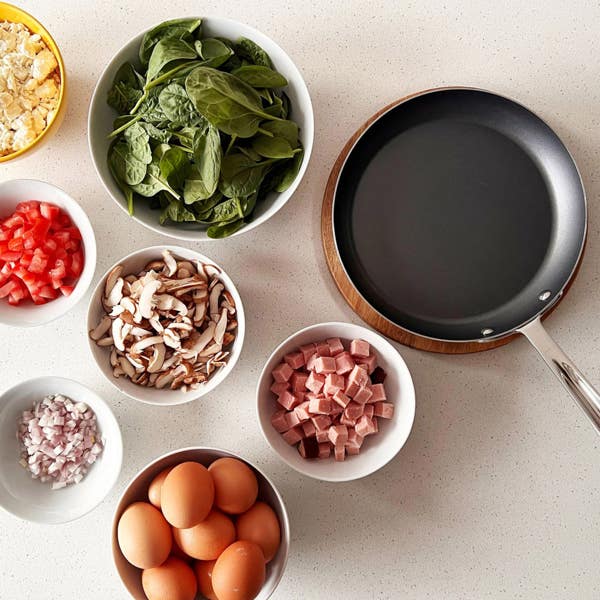 All Clad D3 Pro Nonstick 3-ply Bonded Cookware Egg Perfect Pan 9 Inch