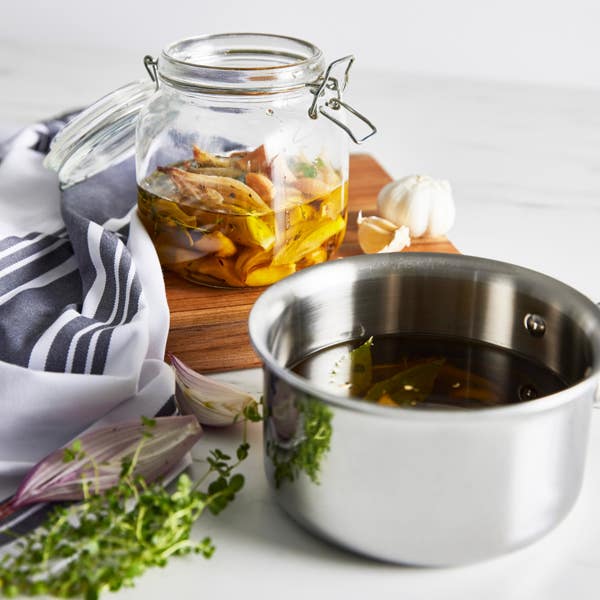 All Clad D3 Stainless Everyday 3-ply Bonded Cookware; Sauce Pan With Lid; 1.5 Quart