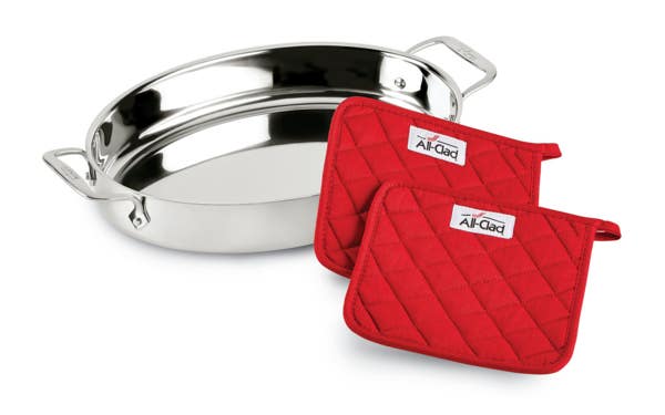 All Clad Gourmet Accessories; Stainless Steel Oval Baker With 2 Red Pot Holders; 15 Inch