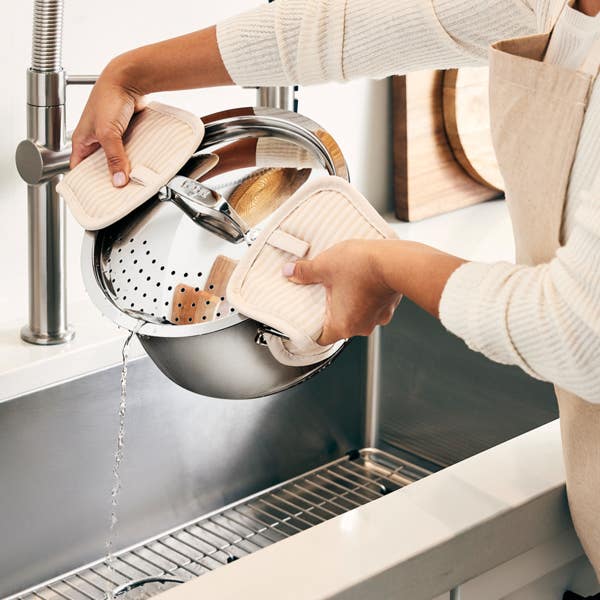 All Clad Simply Strain; Stainless Steel Multipot With Straining Lid; 6 Quart