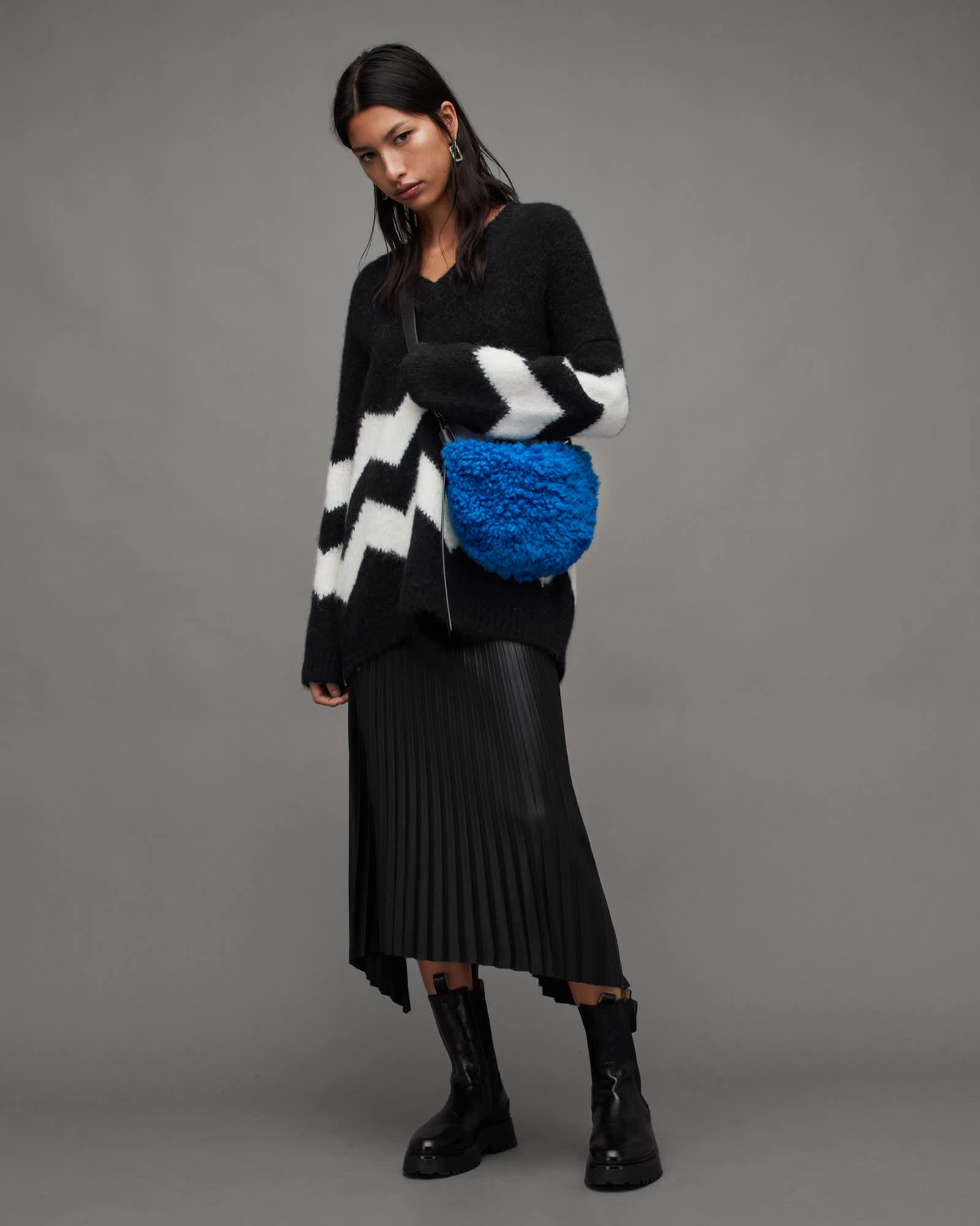 All Saints Ziggi Zig Zag Striped V-Neck Sweater BLACK/CHALK WHITE