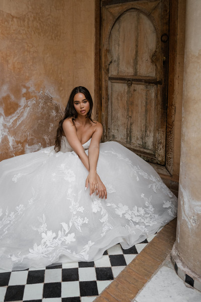 Allure Bridals Bridal Abella E450 - Babetta