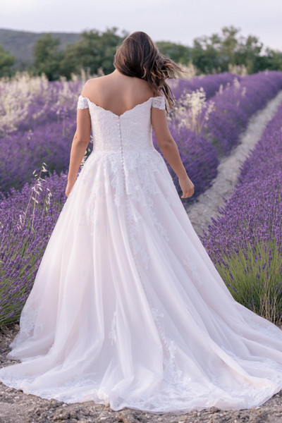Allure Bridals Bridal Allure Bridals W520