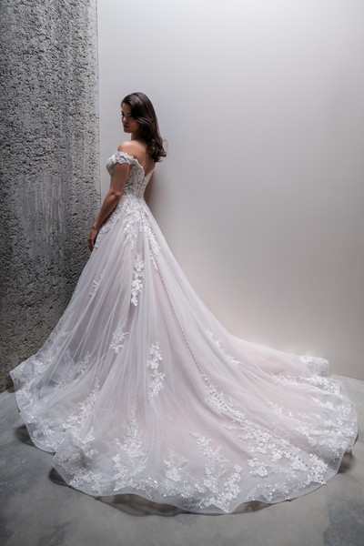 Allure Bridals Bridal Allure Couture C682