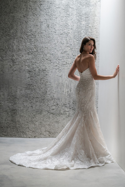 Allure Bridals Bridal Allure Couture C688
