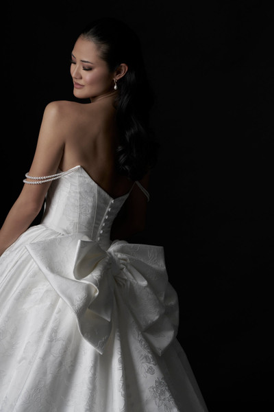 Allure Bridals Bridal Allure Couture C786