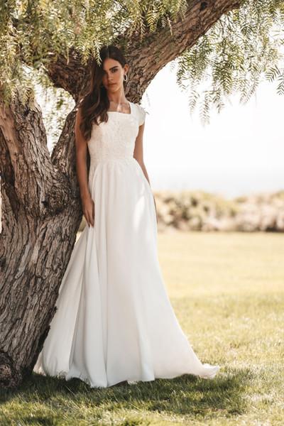 allure bridals Bridal Allure Modest M725