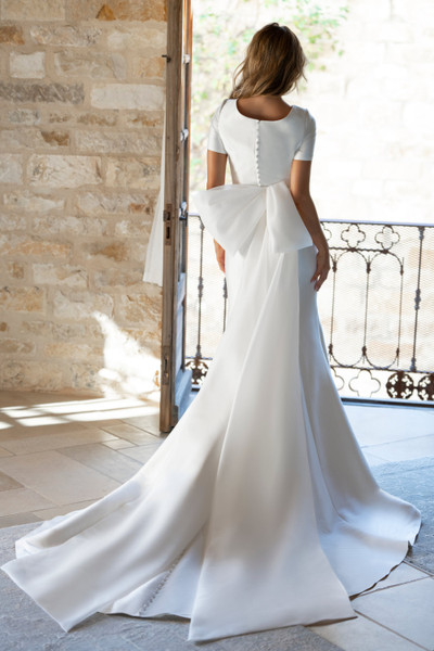 Allure Bridals Bridal Allure Modest M735
