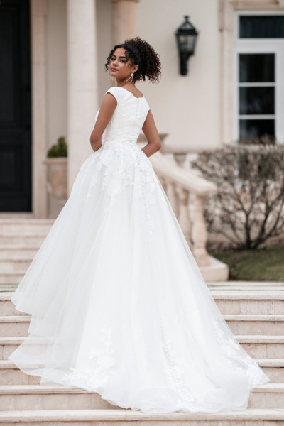 Allure Bridals Bridal Allure Modest M777