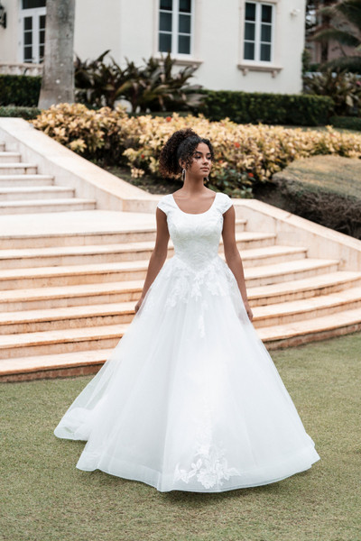Allure Bridals Bridal Allure Modest M777