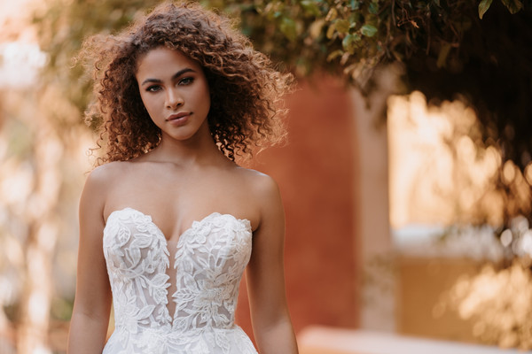 Allure Bridals Bridal Allure Romance 3550