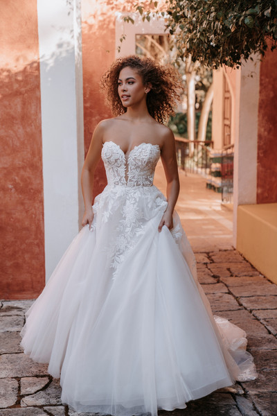 Allure Bridals Bridal Allure Romance 3550