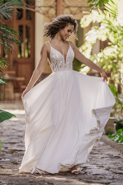 Allure Bridals Bridal Allure Romance 3558