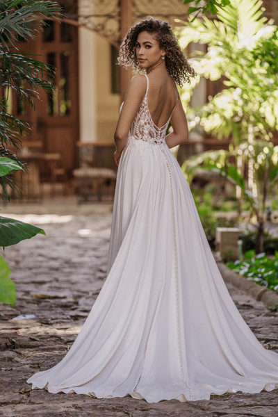 Allure Bridals Bridal Allure Romance 3558