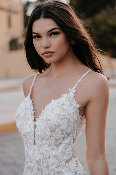 Allure Bridals Bridal Allure Romance 3561