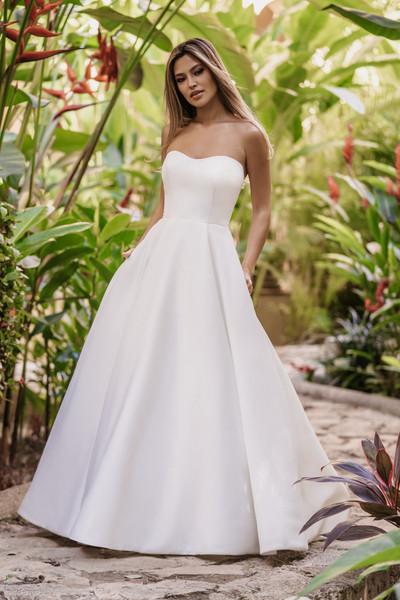 allure bridals Bridal Allure Romance 3563