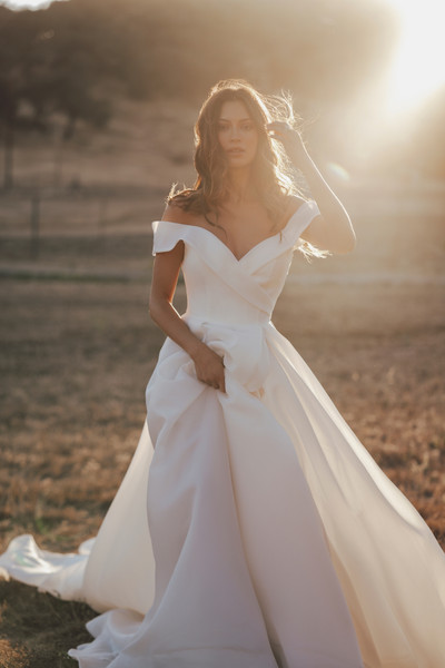 Allure Bridals Bridal Allure Romance R3602