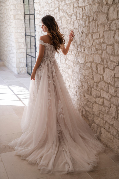 Allure Bridals Bridal Allure Romance R3603