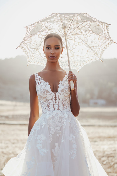 Allure Bridals Bridal Allure Romance R3605