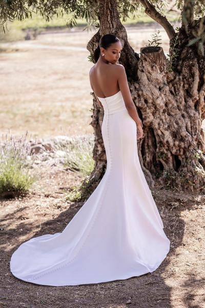 Allure Bridals Bridal Allure Romance R3608