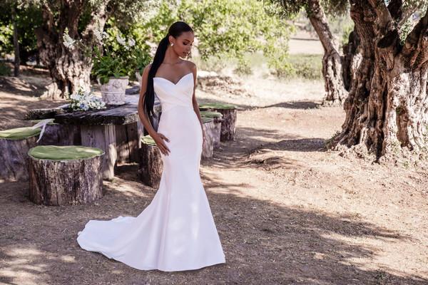 Allure Bridals Bridal Allure Romance R3608