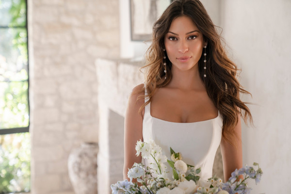 Allure Bridals Bridal Allure Romance R3609