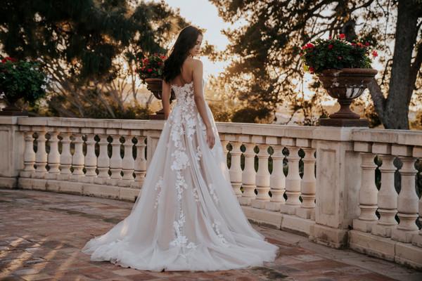 Allure Bridals Bridal Allure Romance R3650