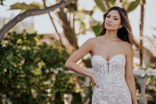 Allure Bridals Bridal Allure Romance R3651