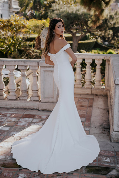 Allure Bridals Bridal Allure Romance R3653
