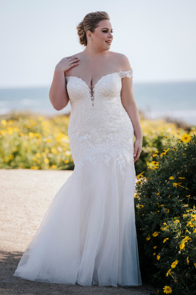 Allure Bridals Bridal Allure Romance R3656L