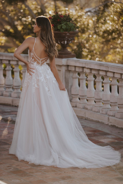 Allure Bridals Bridal Allure Romance R3657