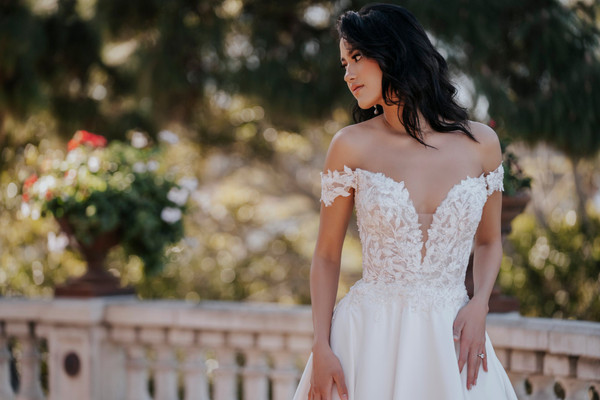 Allure Bridals Bridal Allure Romance R3660