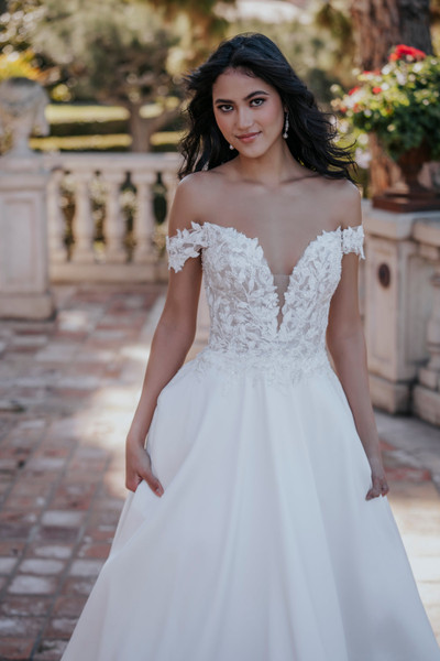 Allure Bridals Bridal Allure Romance R3660