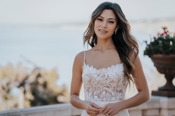 Allure Bridals Bridal Allure Romance R3661