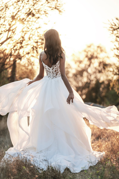 Allure Bridals Bridal Allure Romance R3703