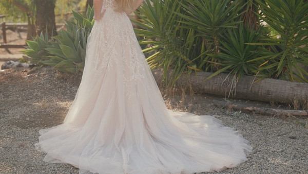 Allure Bridals Bridal Allure Romance R3706