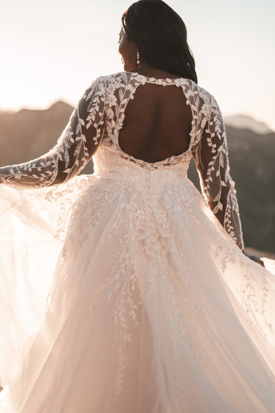 Allure Bridals Bridal Allure Romance R3708W