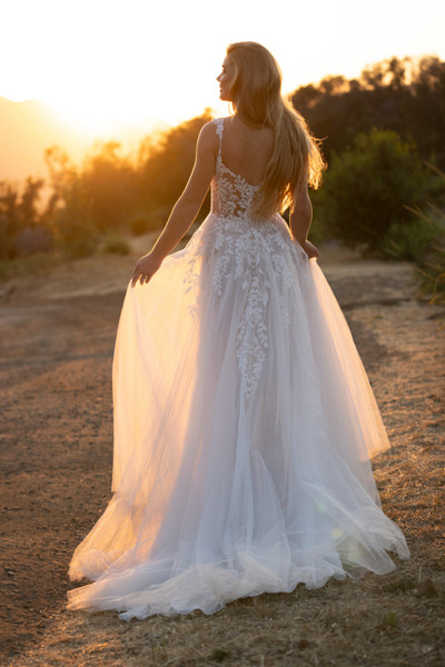 Allure Bridals Bridal Allure Romance R3710