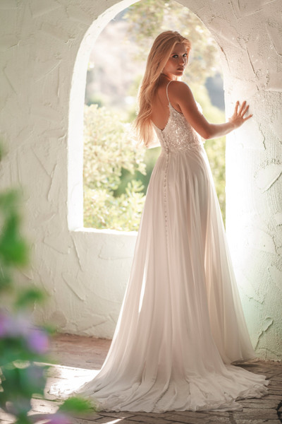 Allure Bridals Bridal Allure Romance R3714