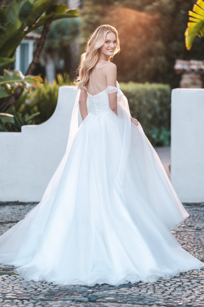 Allure Bridals Bridal Allure Romance R3750