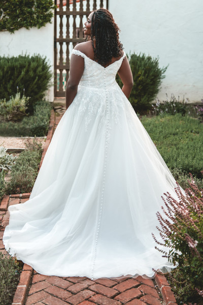 Allure Bridals Bridal Allure Romance R3751L