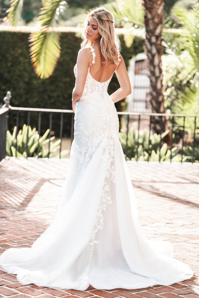 Allure Bridals Bridal Allure Romance R3752