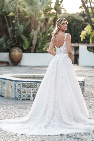Allure Bridals Bridal Allure Romance R3754