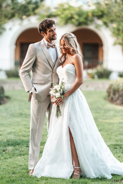 Allure Bridals Bridal Allure Romance R3758