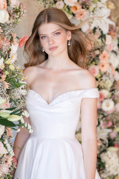 Allure Bridals Bridal Allure Romance R3800