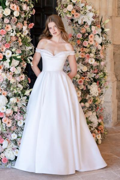 allure bridals Bridal Allure Romance R3800