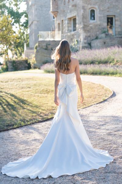 Allure Bridals Bridal Allure Romance R3801