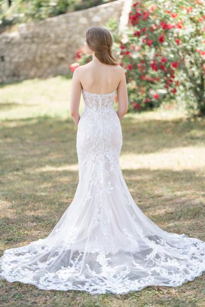 Allure Bridals Bridal Allure Romance R3802