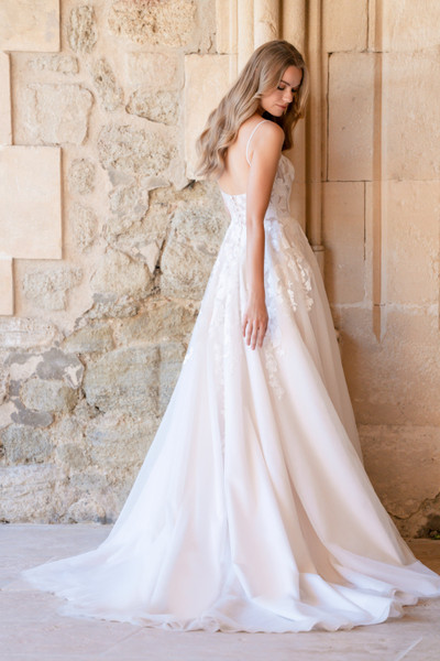 Allure Bridals Bridal Allure Romance R3805